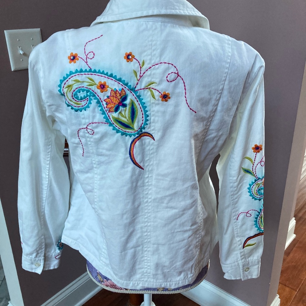 Entice Embroidered Jacket - Picture 2 of 8